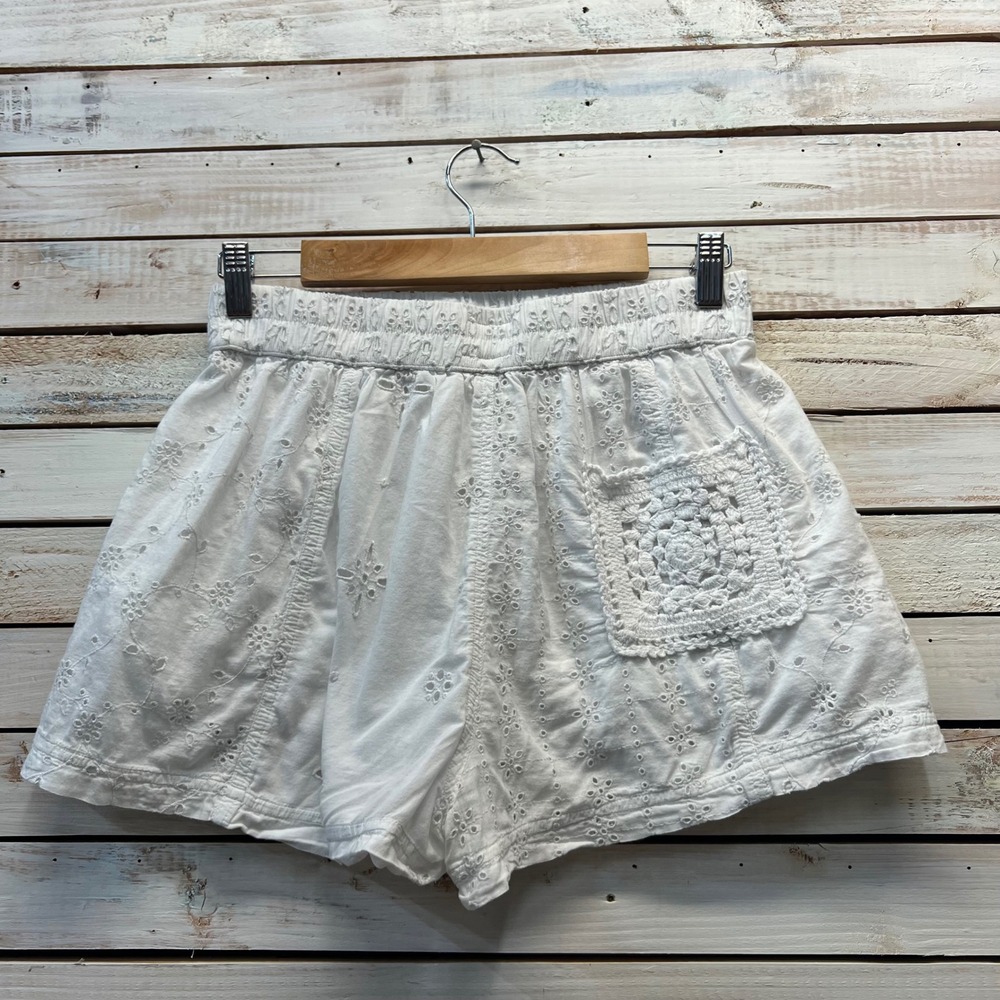 American Eagle White Cotton Eyelet Shorts Crochet Pocket Boho Small